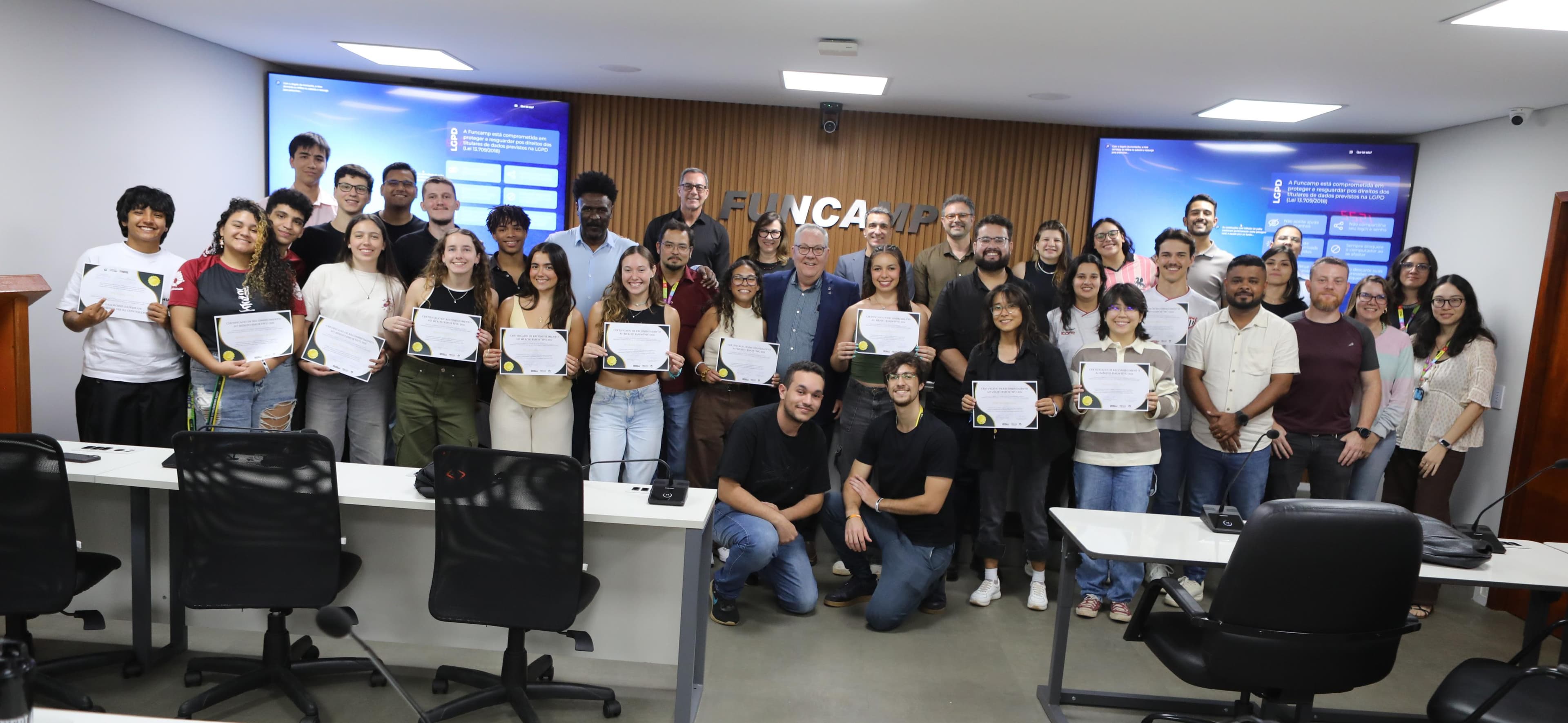 Delegação da Unicamp nos Jogos Universitários Brasileiros